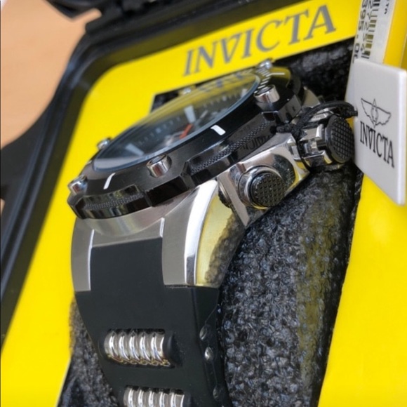 Men’s Invicta watch in pristine condition wore once included everything pictured - Picture 4 of 6